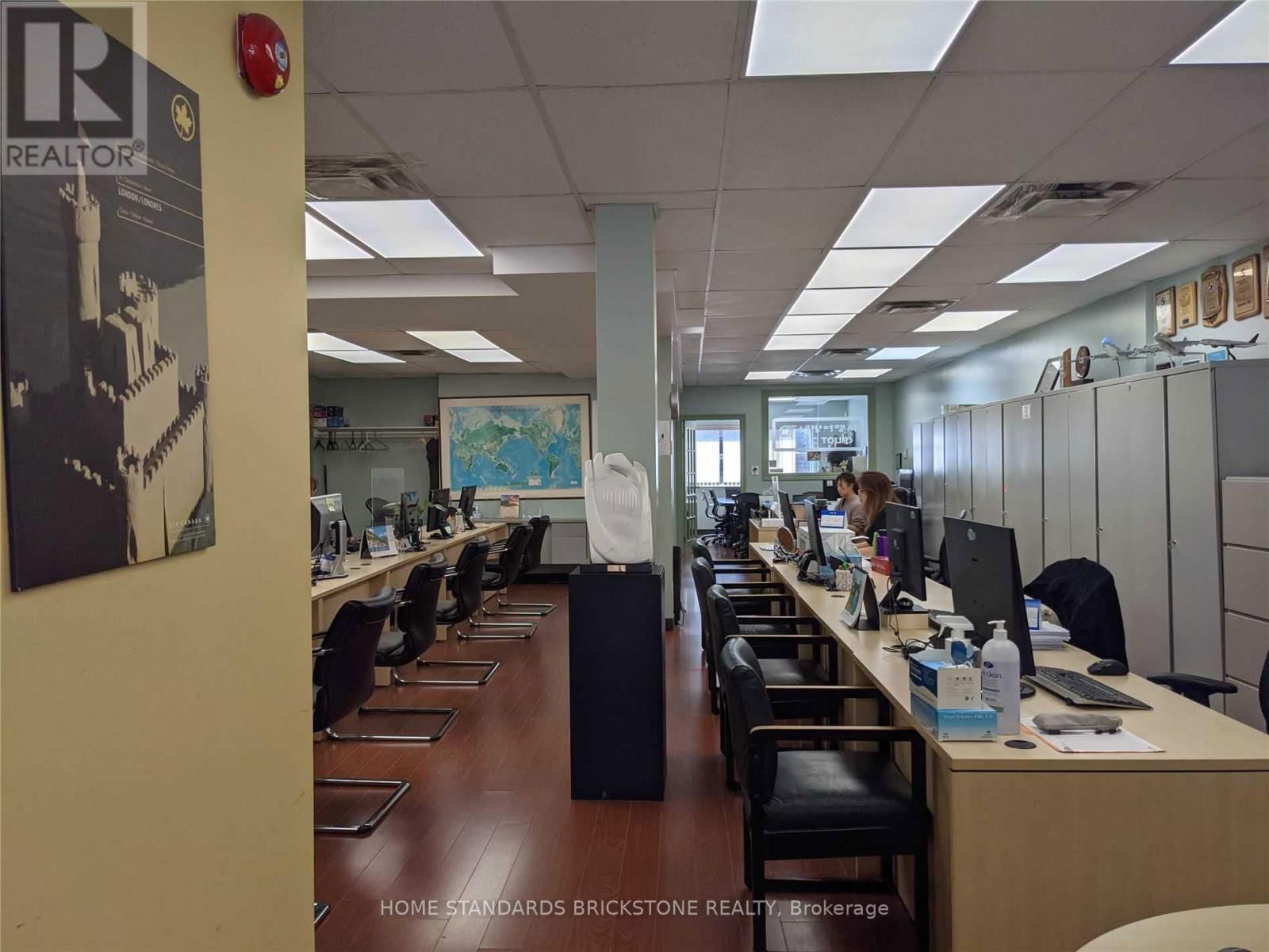 100 - 721 BLOOR STREET WEST Image 2