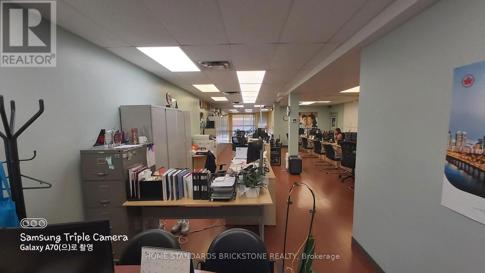 100 - 721 BLOOR STREET WEST Image 4