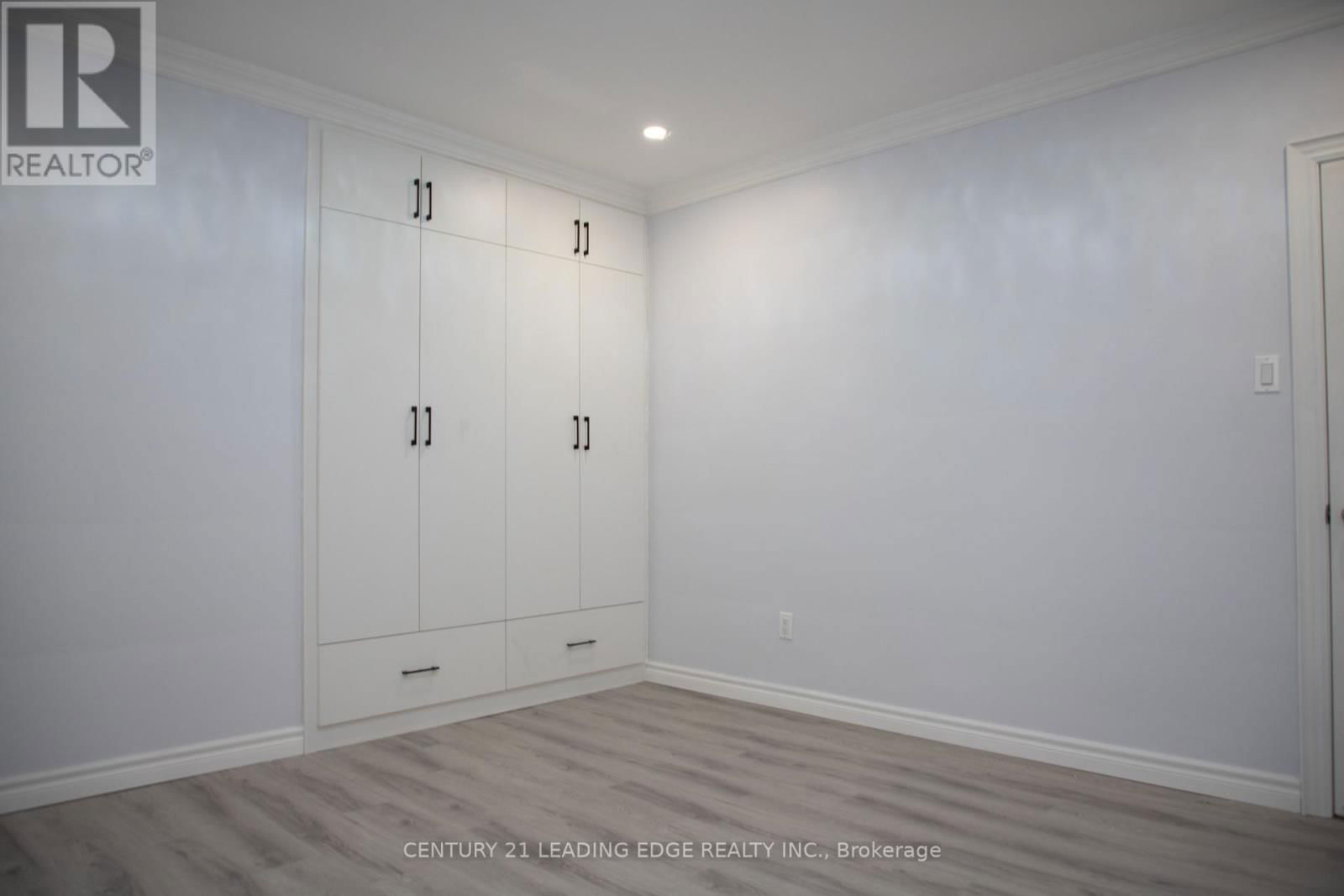 APT 2 - 548 SHEPPARD AVENUE W Image 7