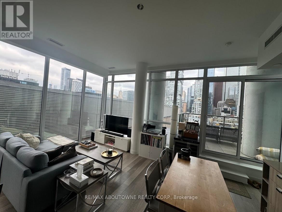 802 - 290 ADELAIDE STREET WEST Image 15