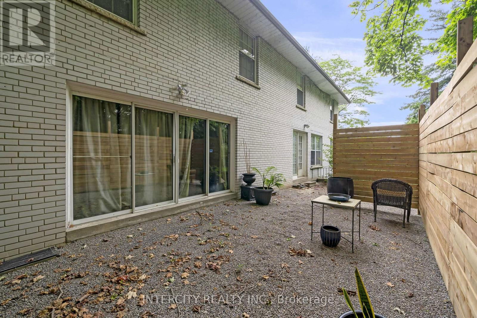 27 SUNCREST DRIVE Image 35