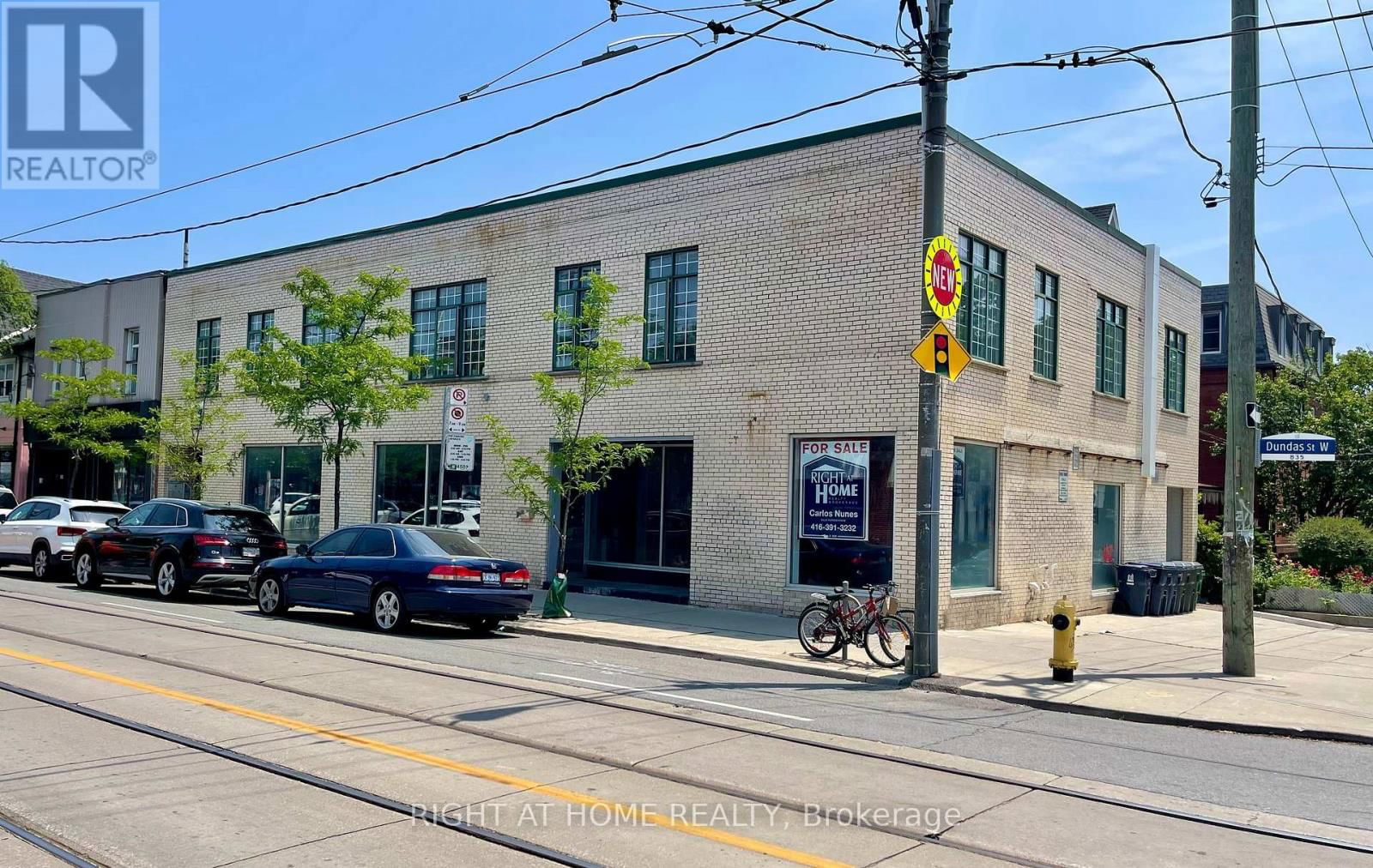 837 DUNDAS STREET W Image 1