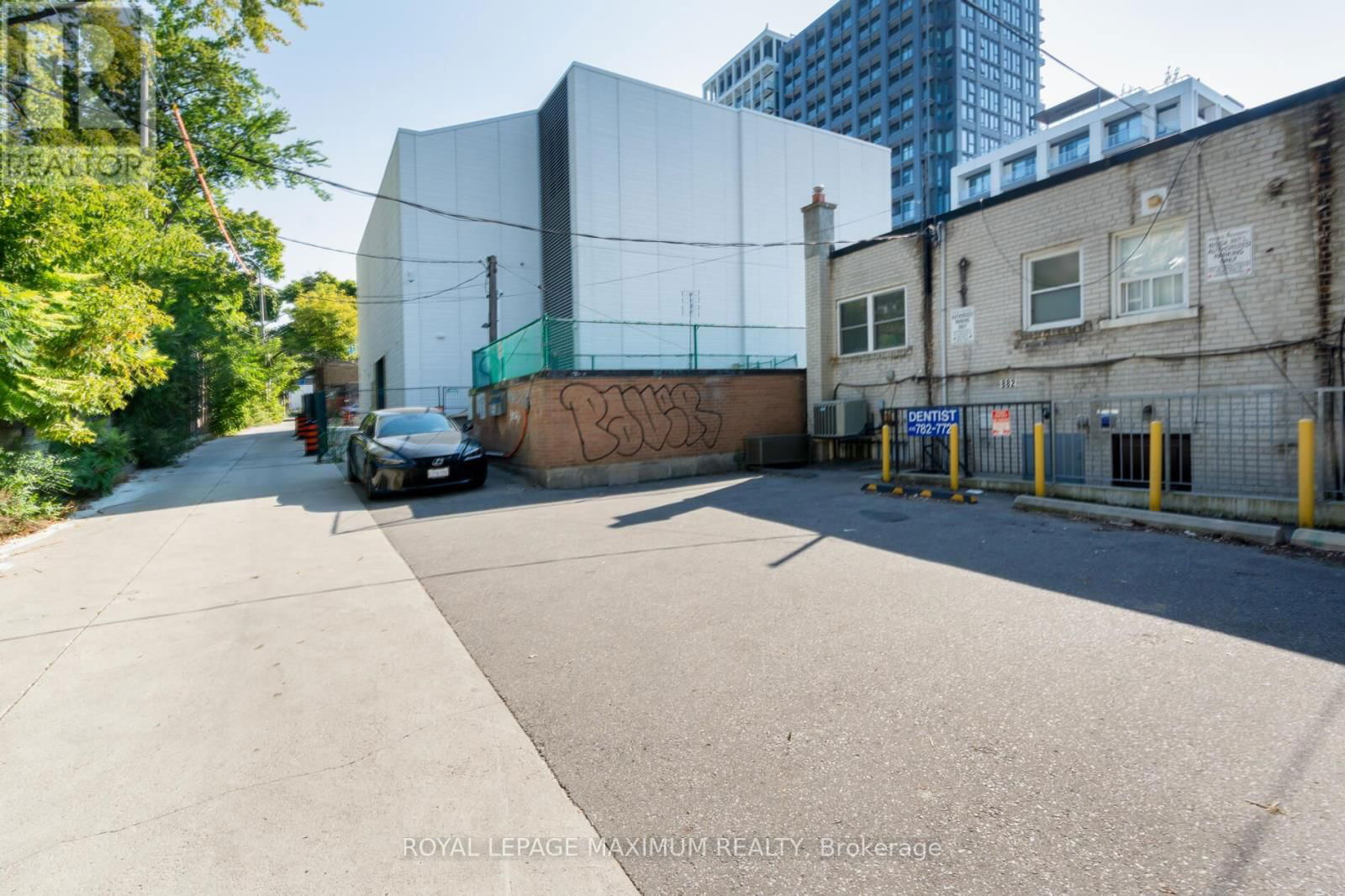 882 EGLINTON AVENUE W Image 26