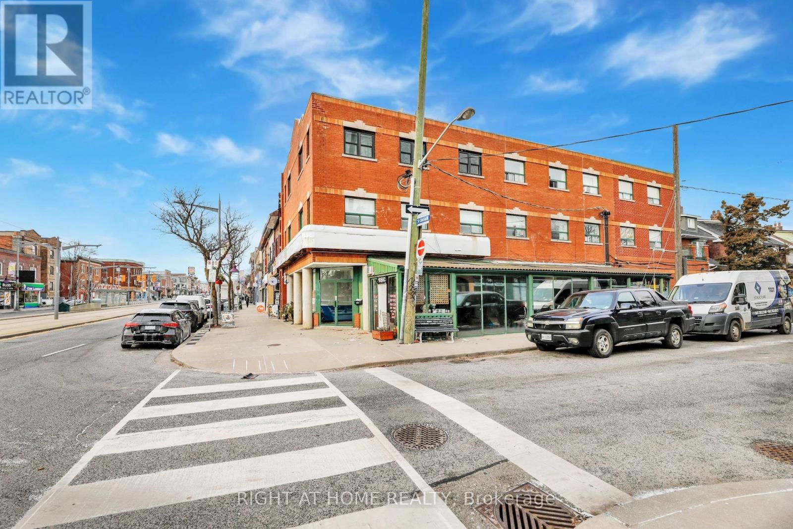 1080 ST CLAIR AVENUE W Image 3