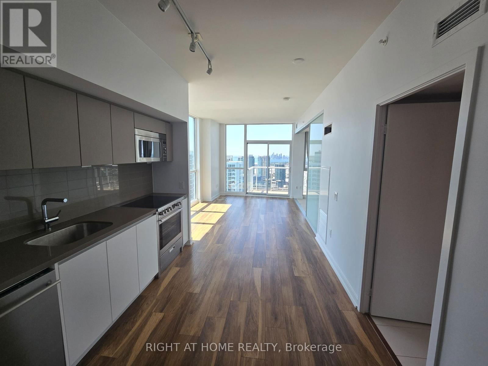 4708 - 75 QUEENS WHARF ROAD Image 21