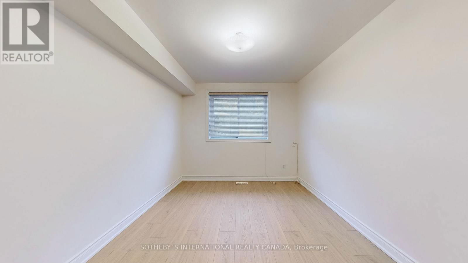 M - 20 NIANTIC CRESCENT Image 18