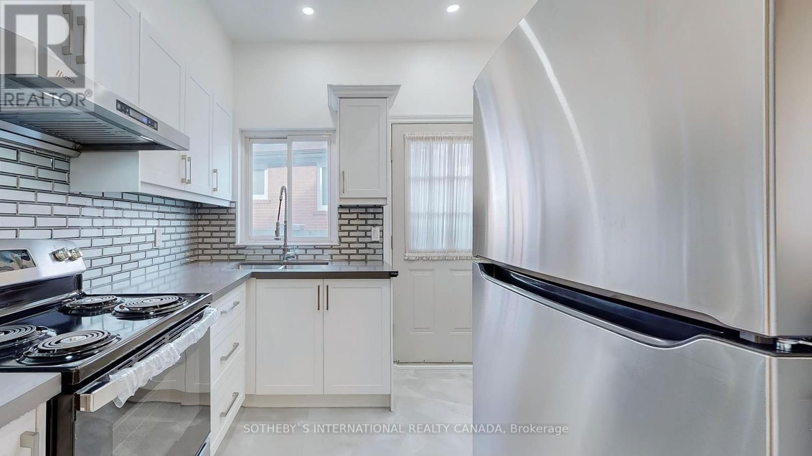 M - 20 NIANTIC CRESCENT Image 6