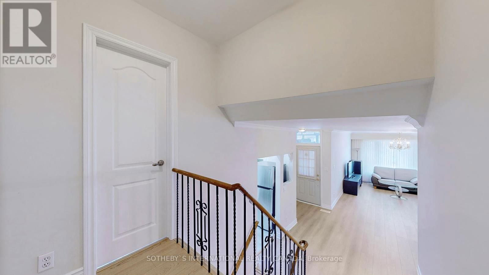 M - 20 NIANTIC CRESCENT Image 9