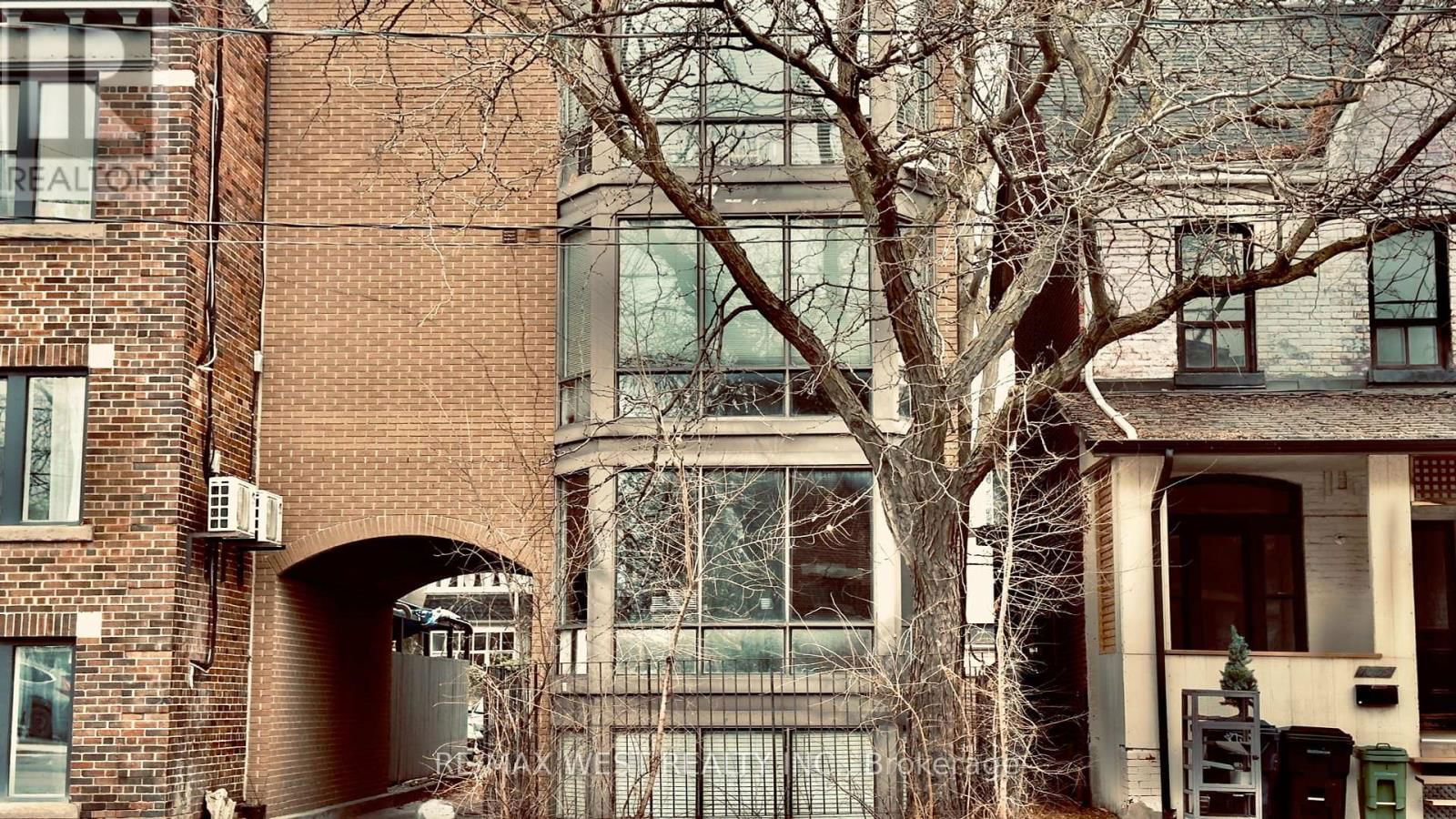 1061 BATHURST STREET Image 2