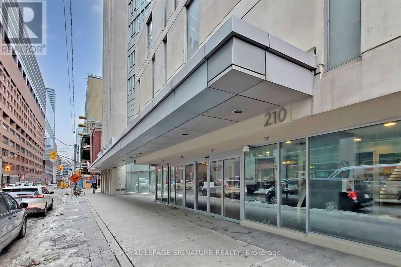 2112 - 210 VICTORIA STREET Image 3