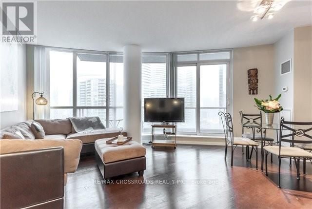 2601 - 218 QUEENS QUAY W Image 3