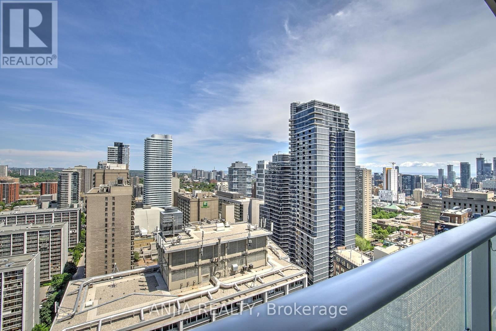 3008 - 7 GRENVILLE STREET Image 1