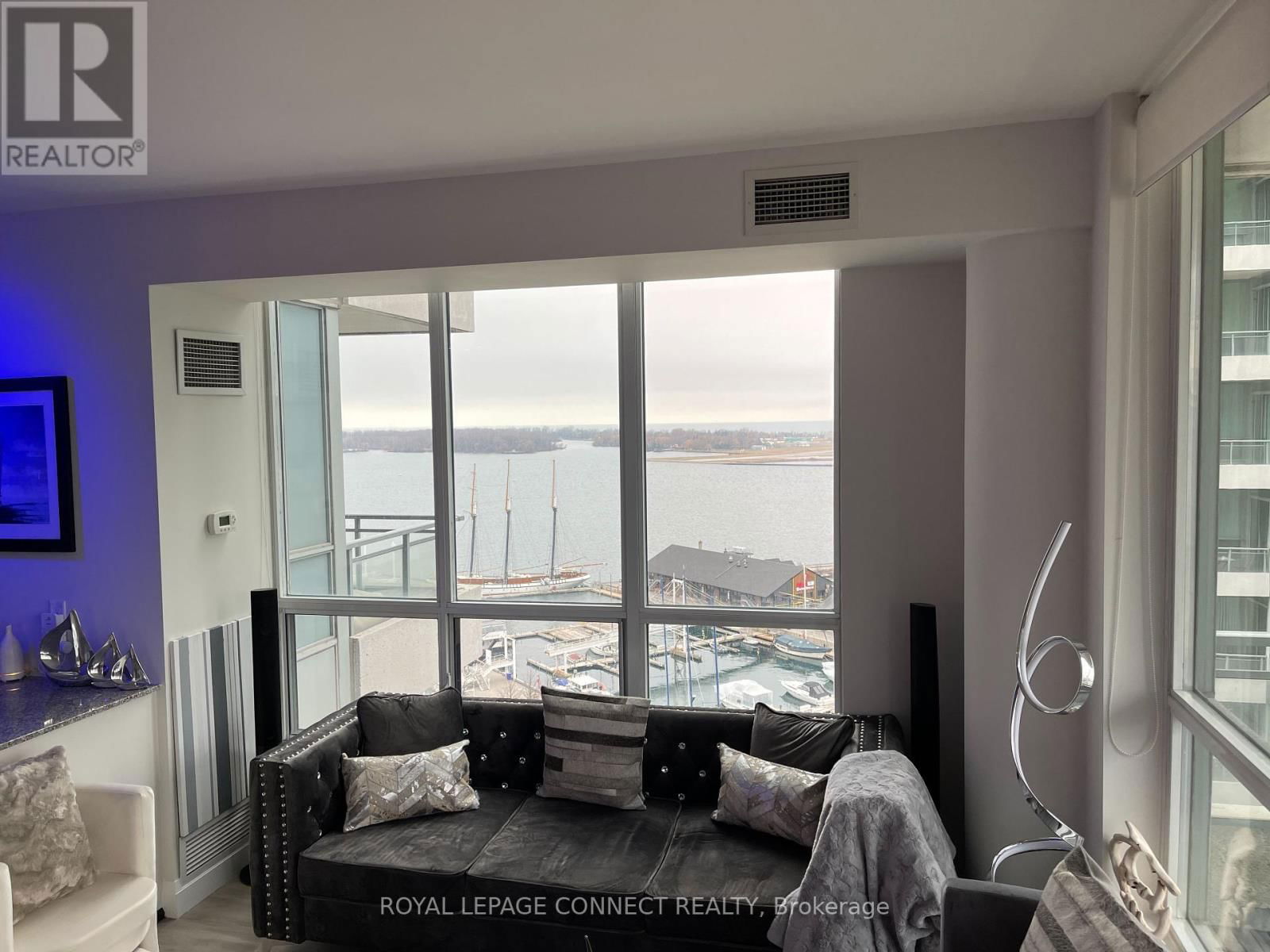 1811 - 228 QUEENS QUAY W Image 4