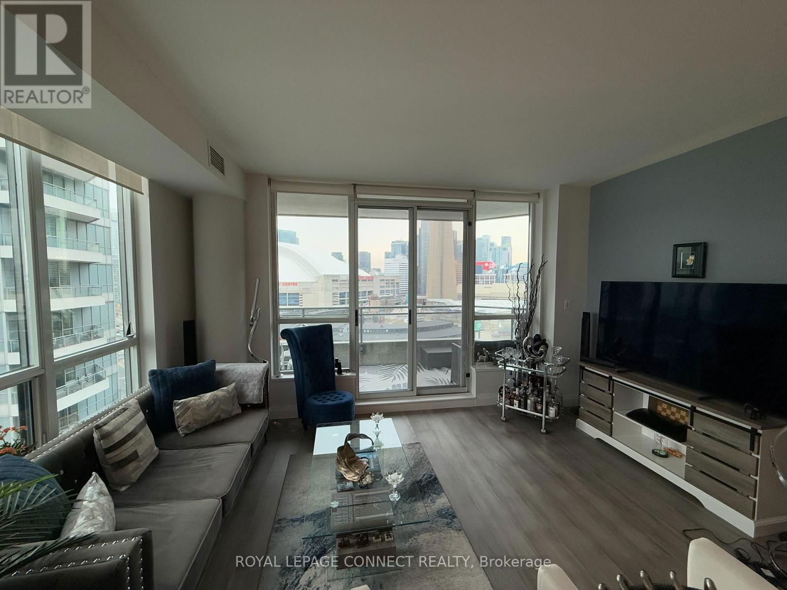 1811 - 228 QUEENS QUAY W Image 5