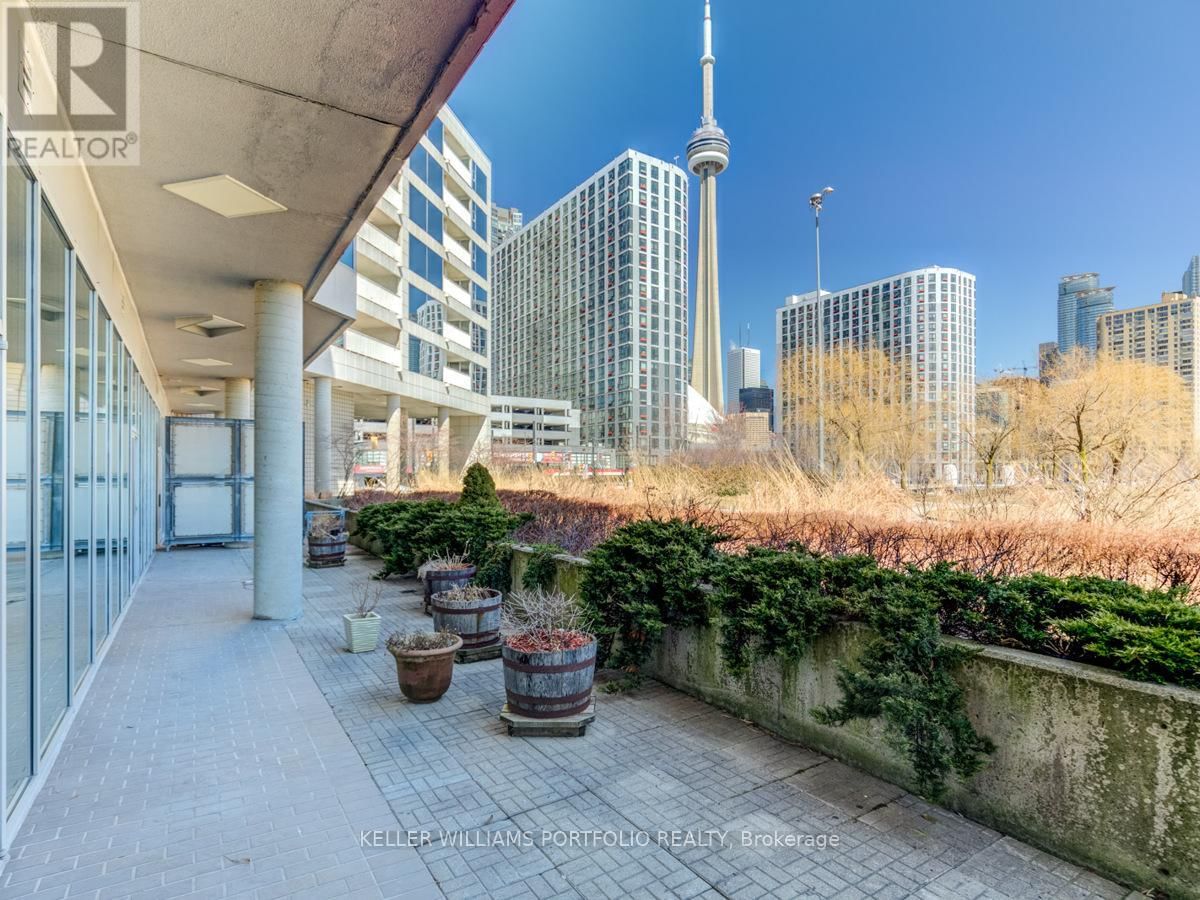 105 - 401 QUEENS QUAY W Image 18