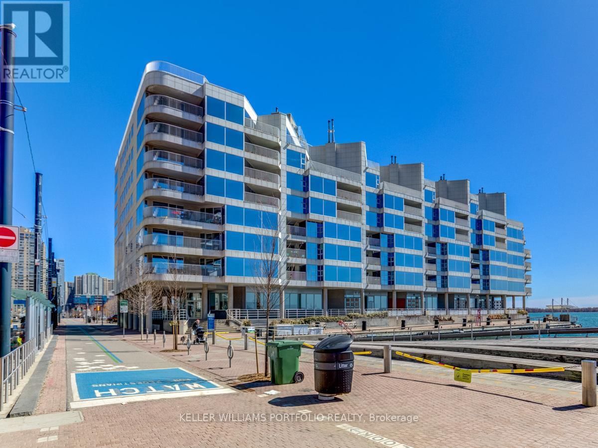 105 - 401 QUEENS QUAY W Image 24