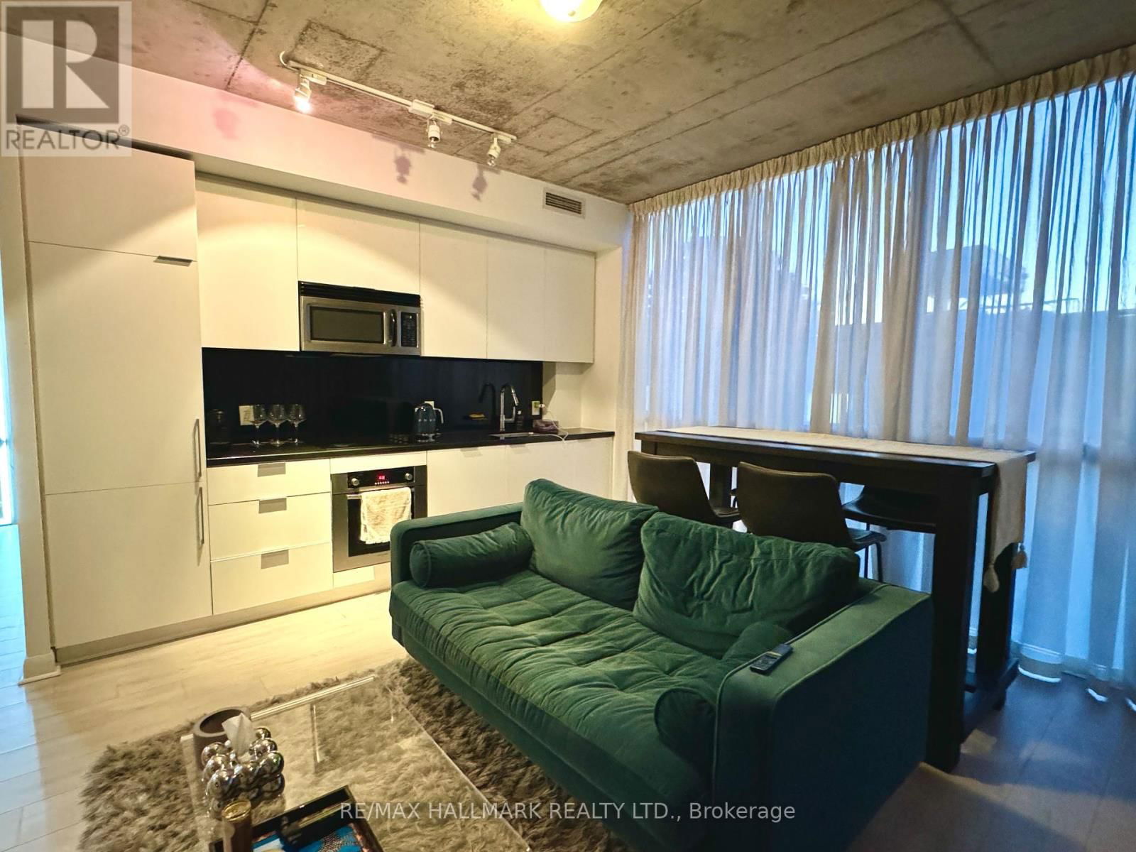 417 - 478 KING STREET W Image 3