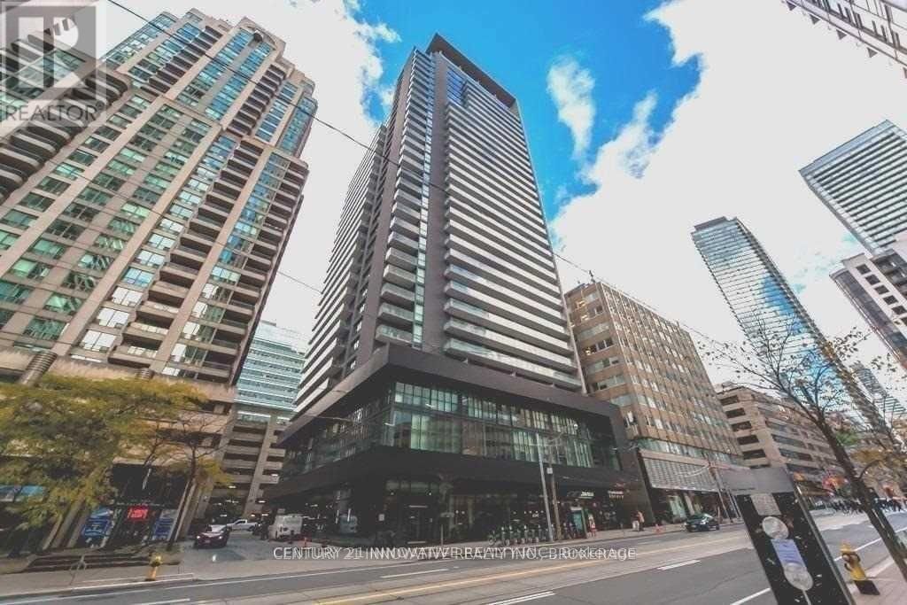 1610 - 770 BAY STREET Image 1