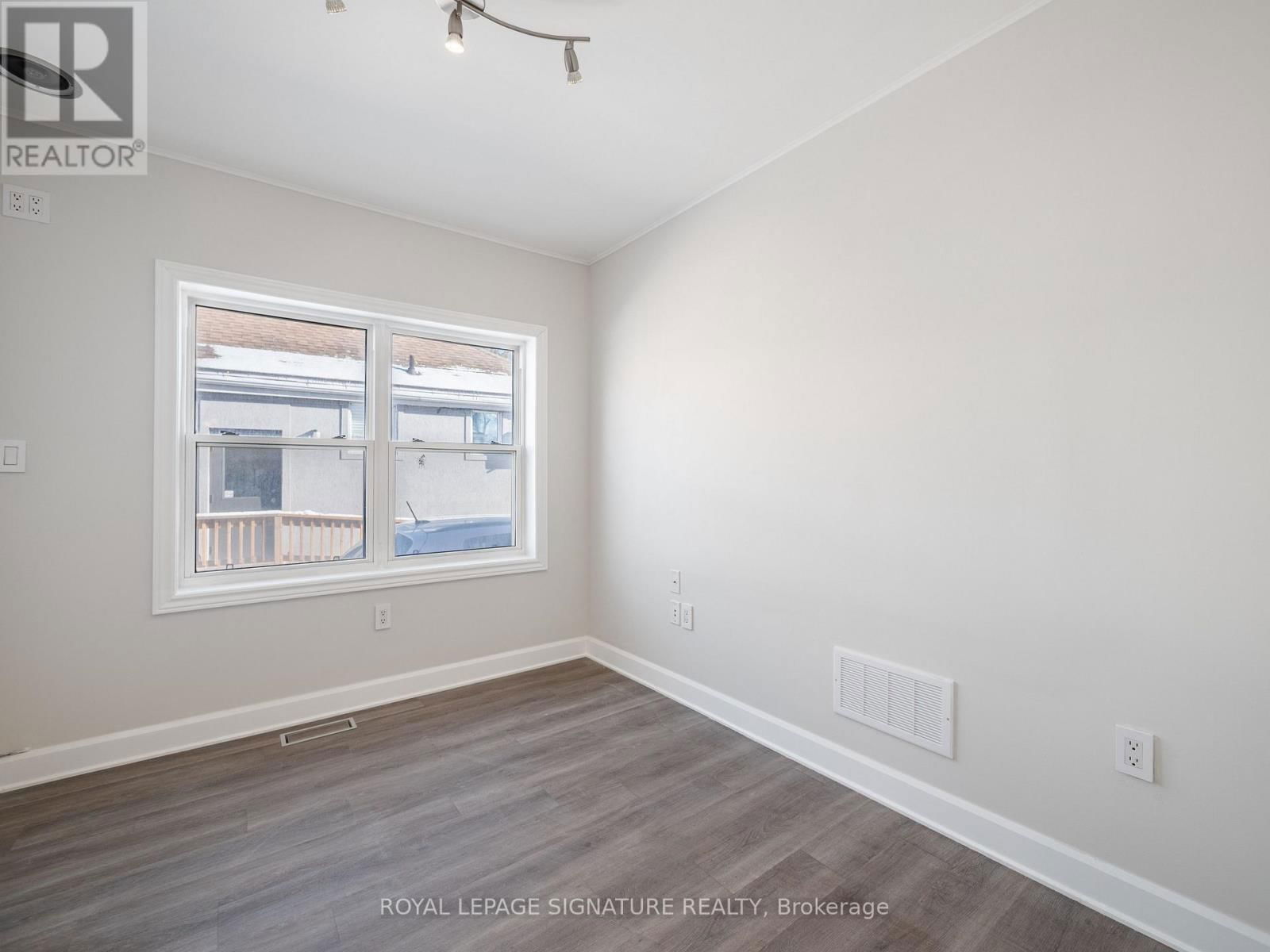 143 SHEPPARD AVENUE W Image 10