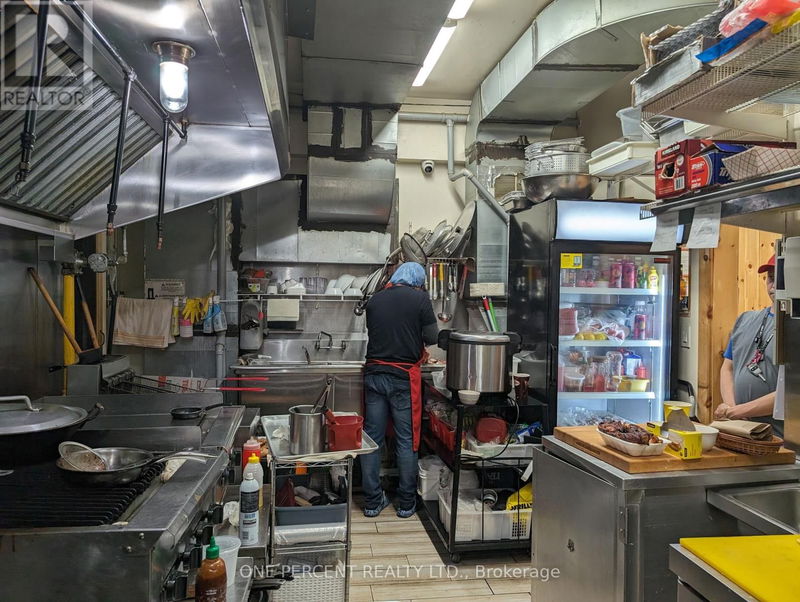 Image #1 of Restaurant for Sale at 3795 Bathurst Street, Toronto , Ontario