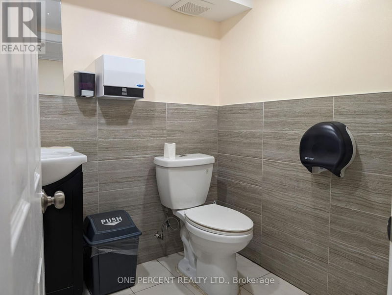 Image #1 of Restaurant for Sale at 3795 Bathurst Street, Toronto , Ontario
