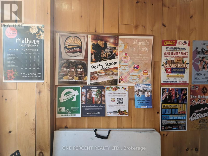 Image #1 of Restaurant for Sale at 3795 Bathurst Street, Toronto , Ontario