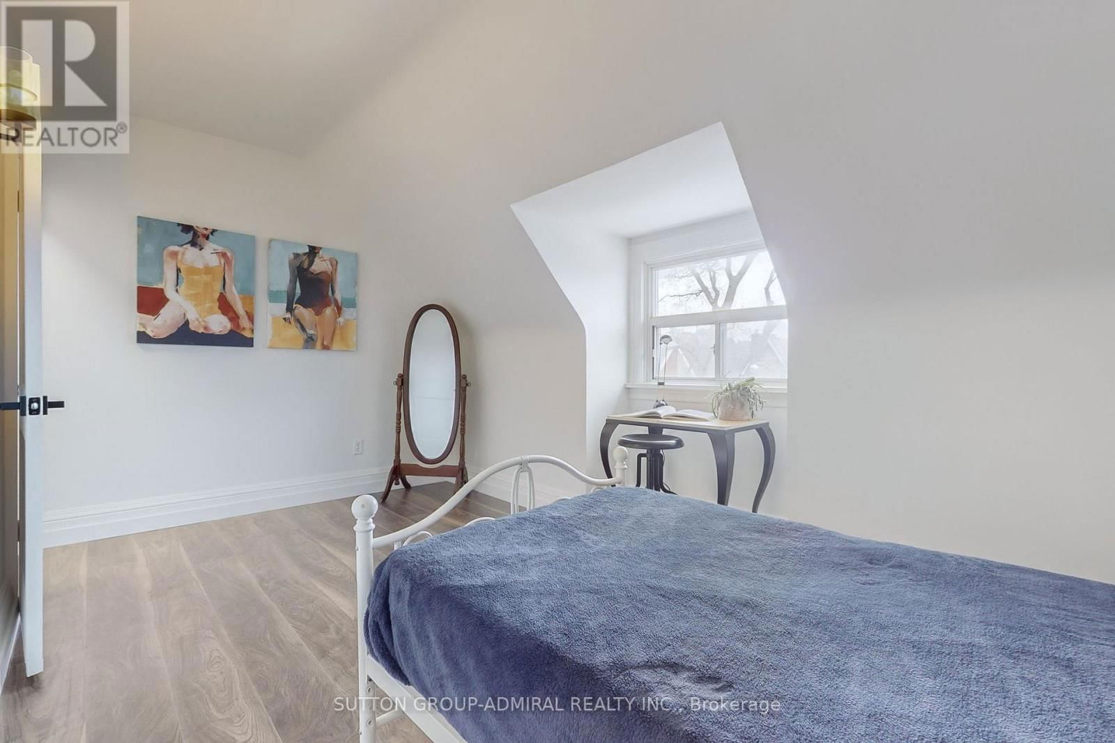 98 BELLWOODS AVENUE Image 31