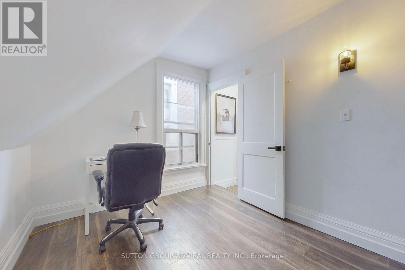 98 BELLWOODS AVENUE Image 33