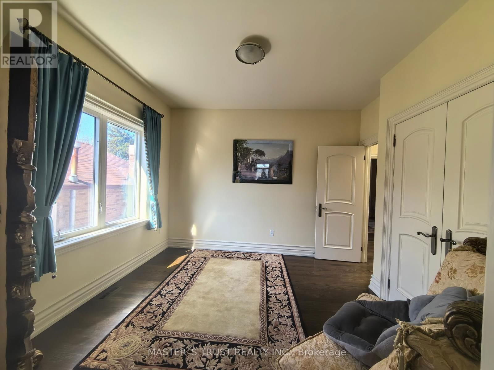 216 PARKVIEW AVENUE Image 14