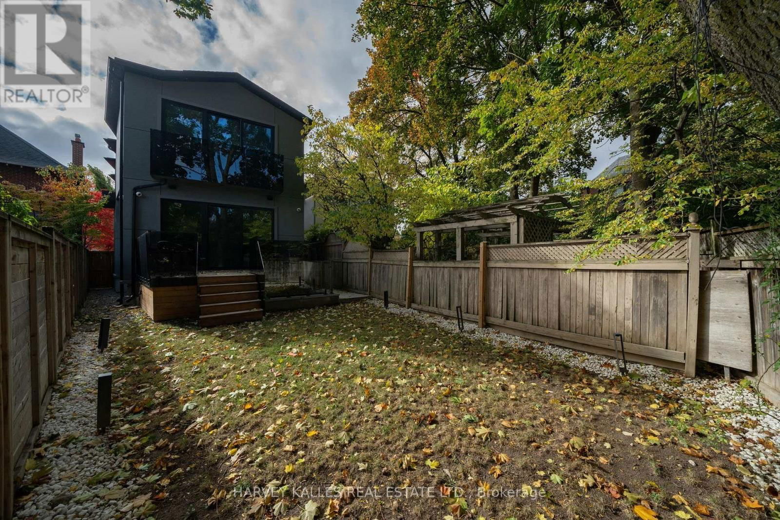 4 DOUGLAS CRESCENT Image 44