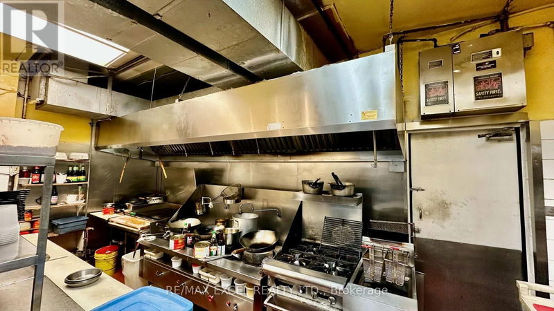 Image #1 of Restaurant for Sale at Bayview, Toronto, Ontario