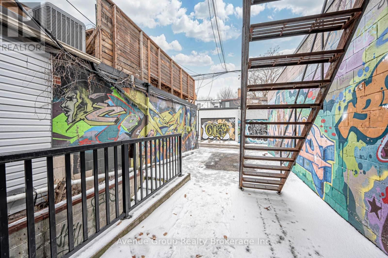 833 QUEEN STREET WEST Image 23