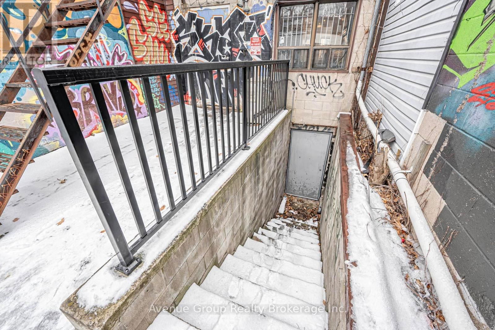 833 QUEEN STREET WEST Image 24