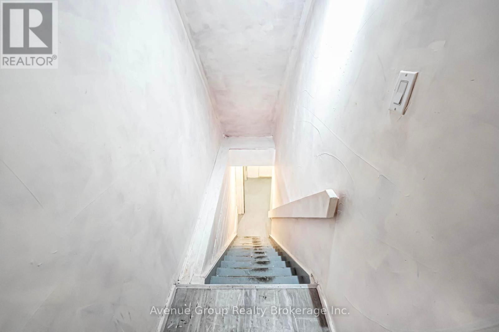 833 QUEEN STREET WEST Image 9