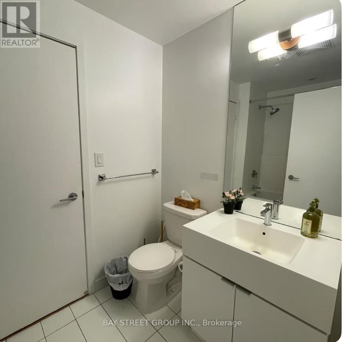 4303 - 21 ICEBOAT TERRACE Image 7