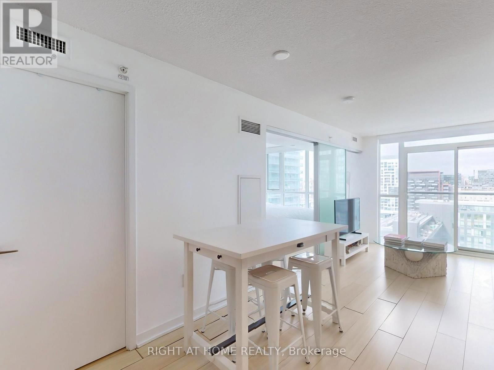 1610 - 85 QUEENS WHARF ROAD Image 13