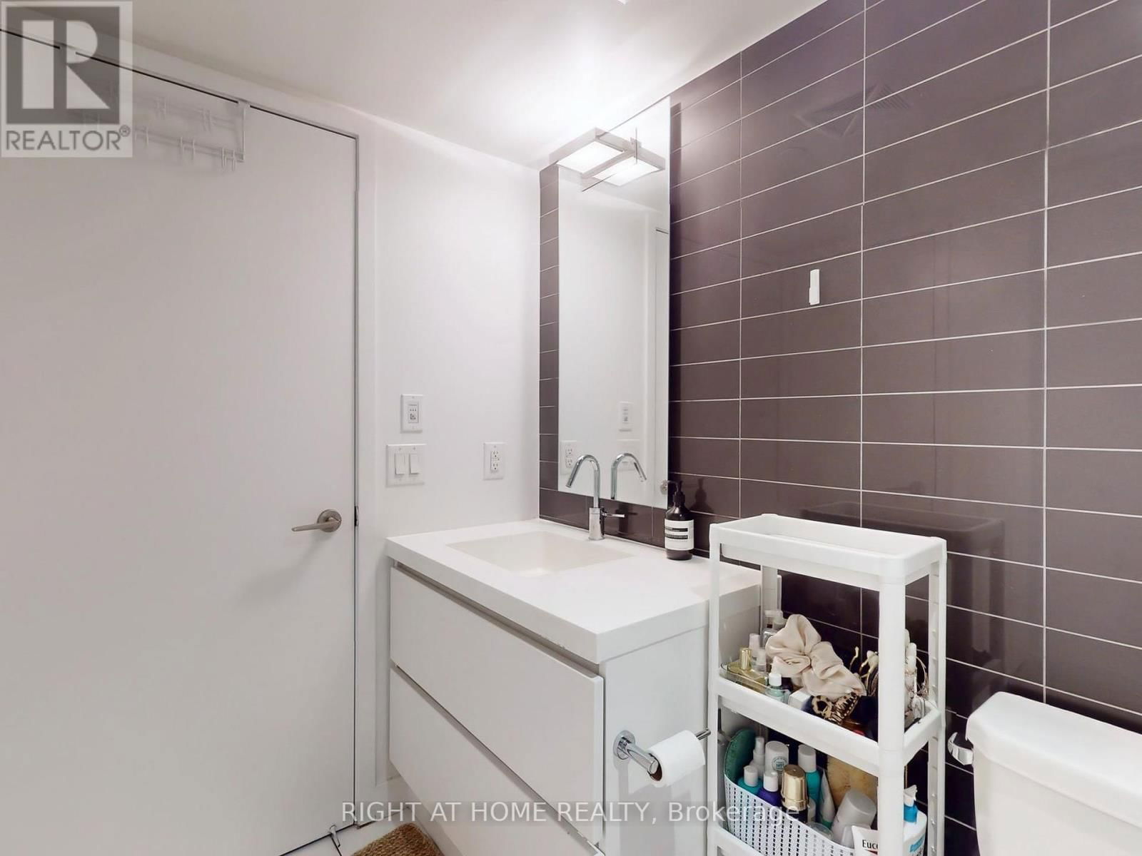 1610 - 85 QUEENS WHARF ROAD Image 21