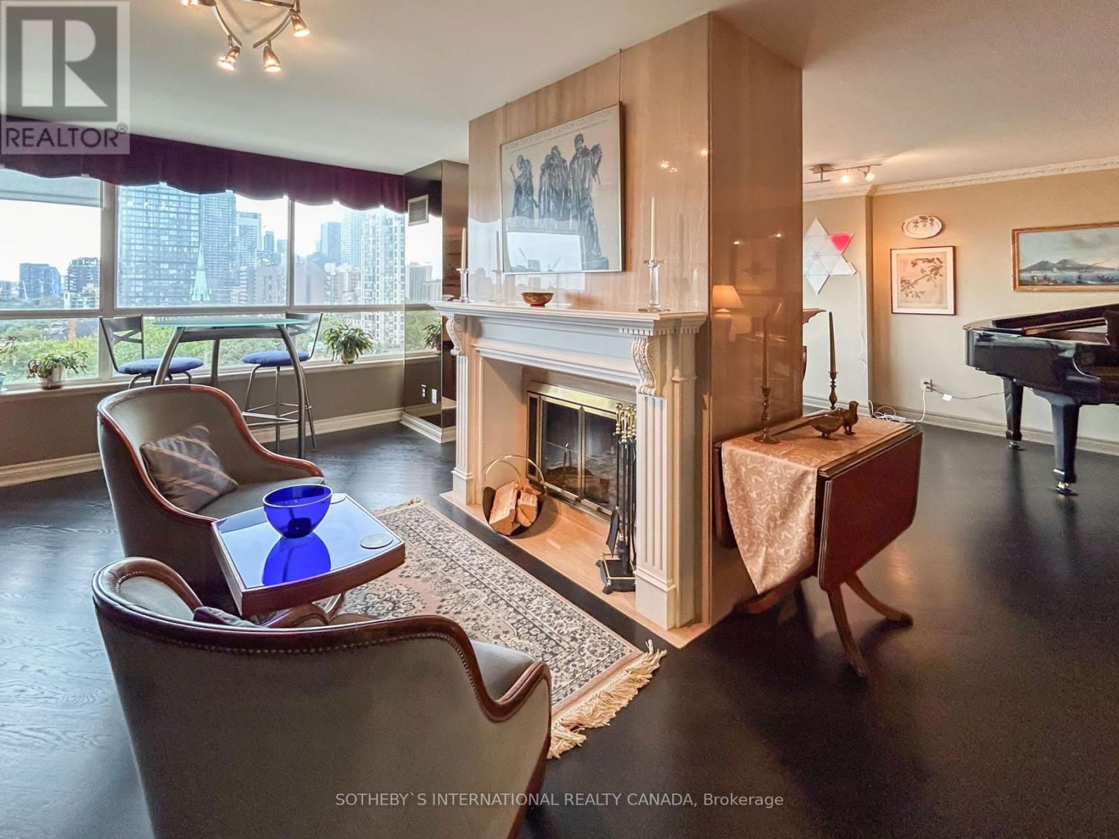 906 - 130 CARLTON STREET Image 16