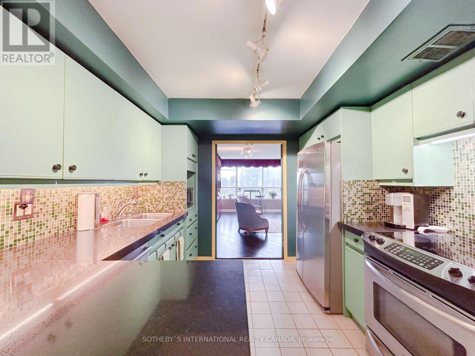 906 - 130 CARLTON STREET Image 22