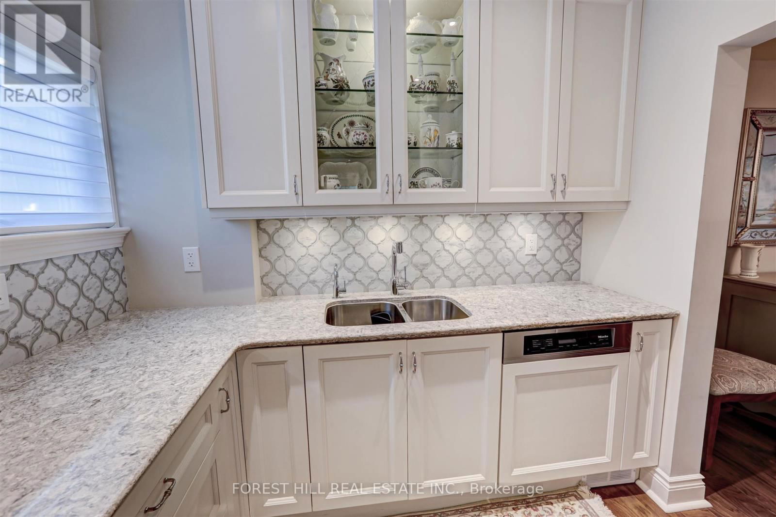 465 SPADINA ROAD Image 14