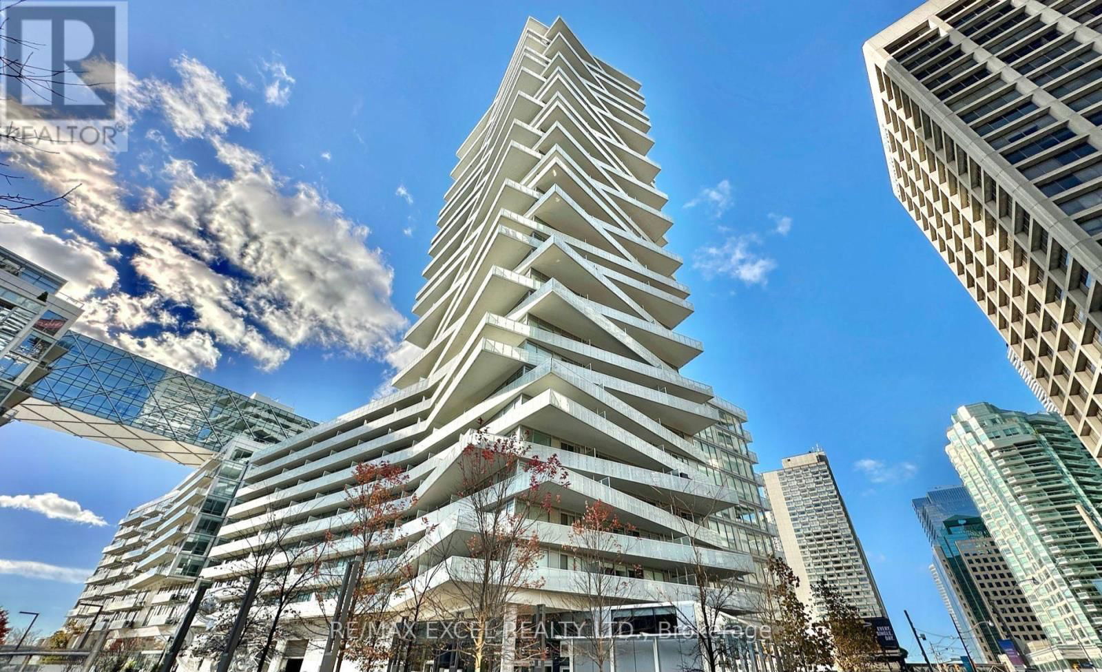 2705 - 15 QUEENS QUAY EAST Image 1