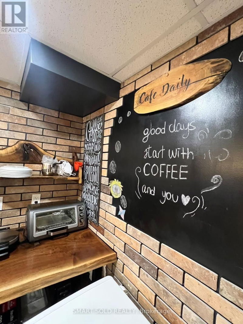 Image #1 of Restaurant for Sale at Yonge, Toronto , Ontario