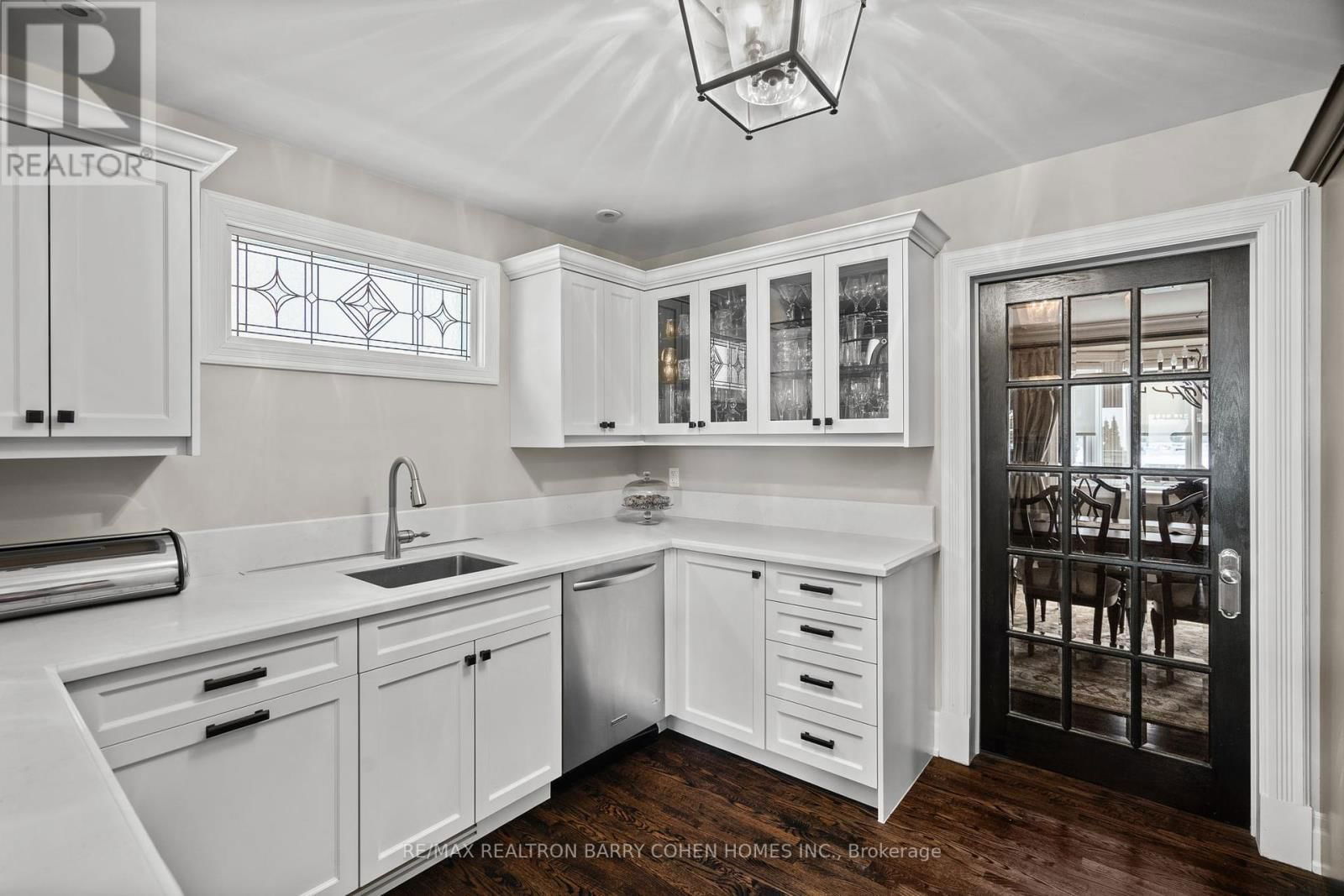 72 TEDDINGTON PARK AVENUE Image 10