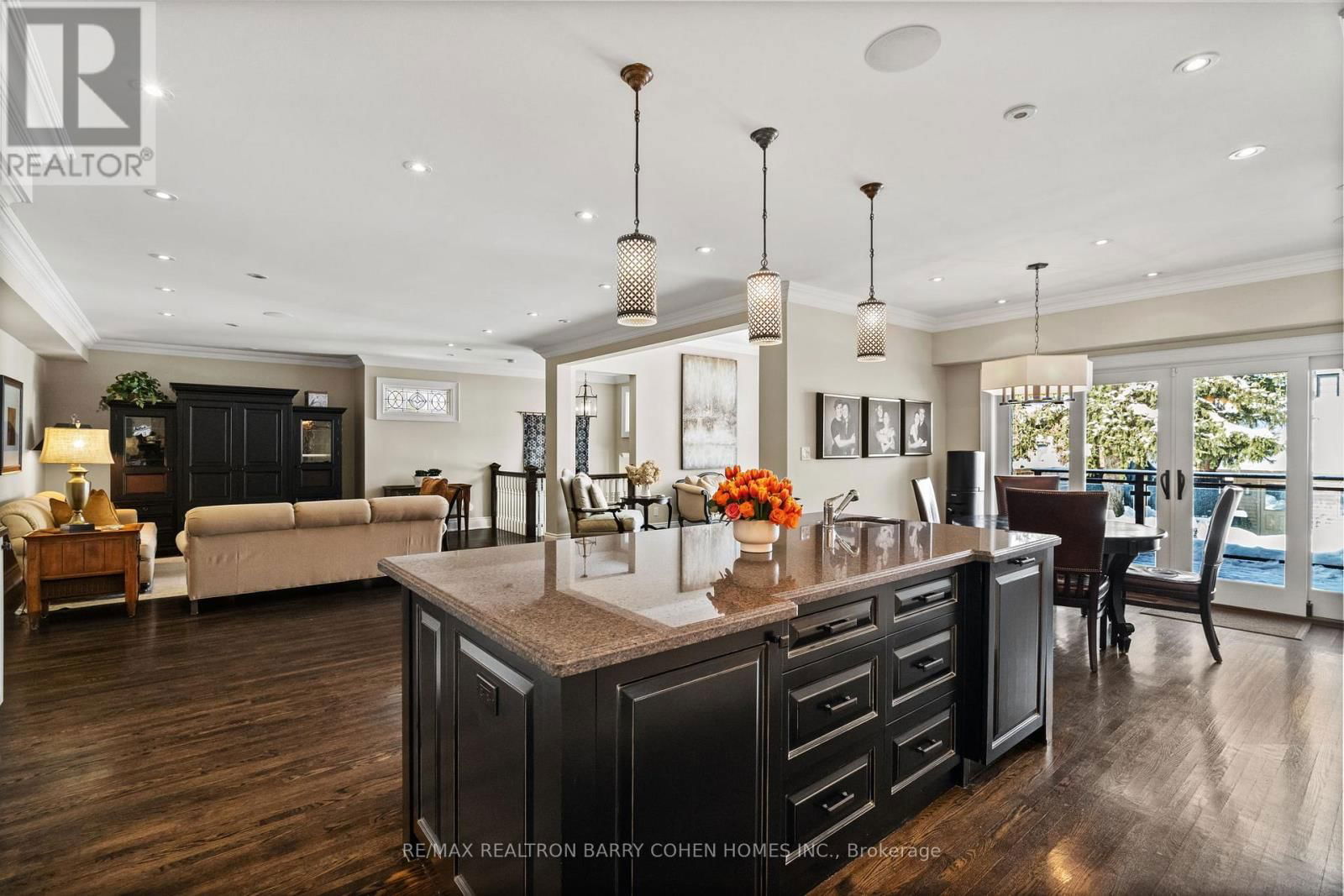 72 TEDDINGTON PARK AVENUE Image 11