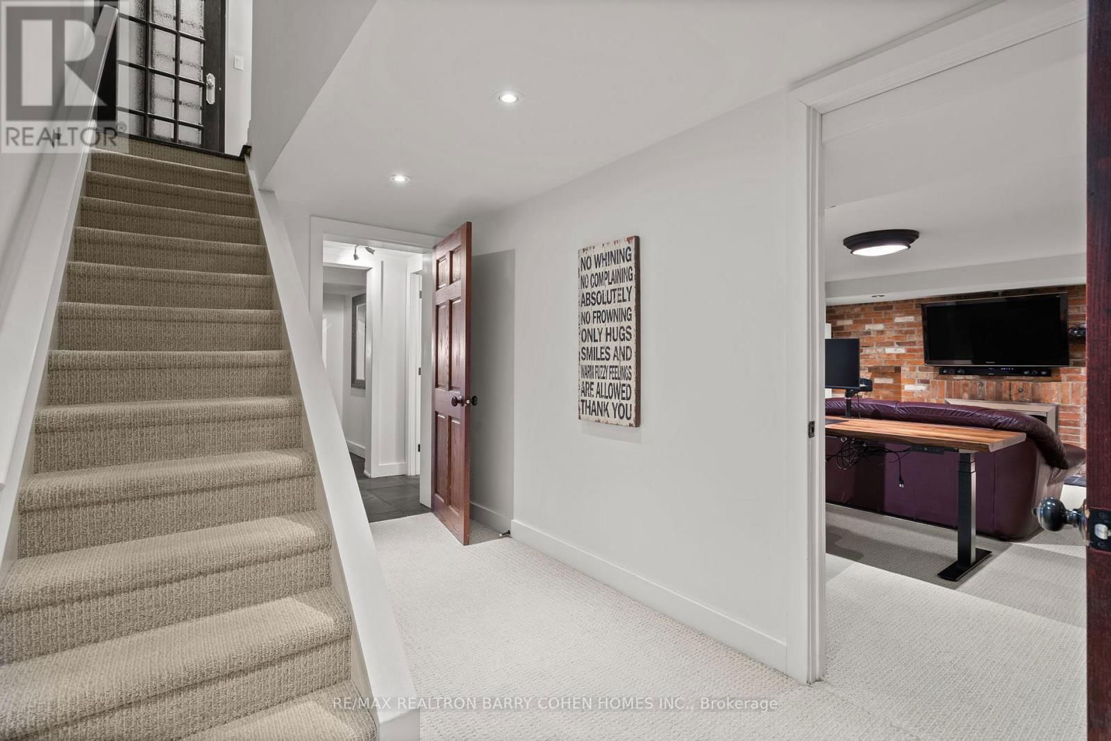 72 TEDDINGTON PARK AVENUE Image 28