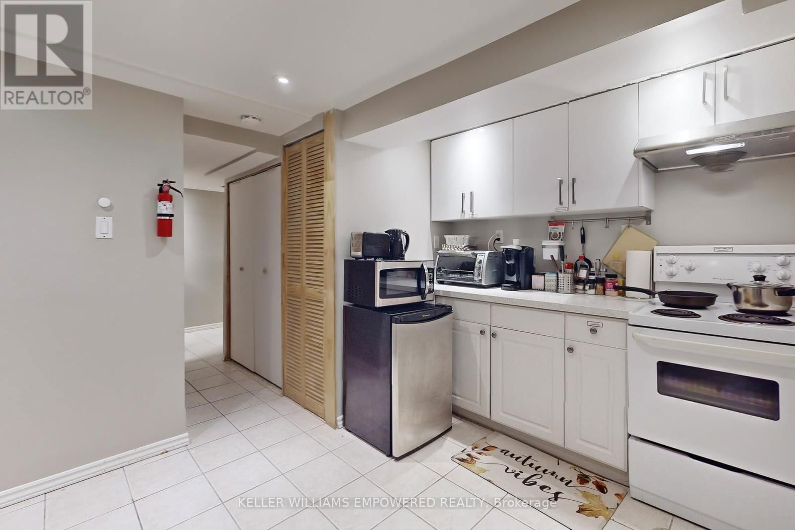 Lower - 30 PAPERBIRCH DRIVE Image 8