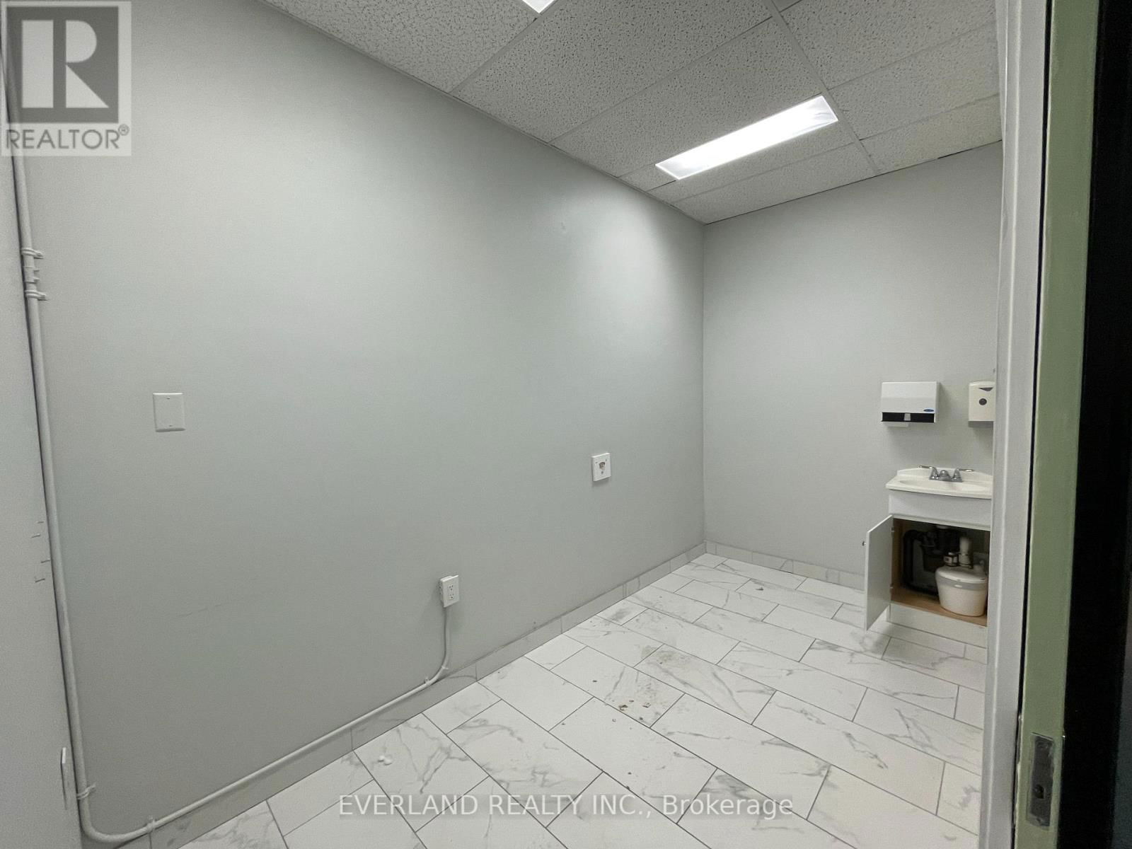 7 & 8 - 1 LEASIDE PARK DRIVE Image 14