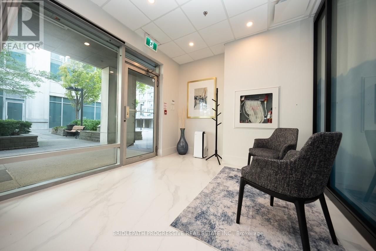 D - 12 HARRISON GARDENS Image 5