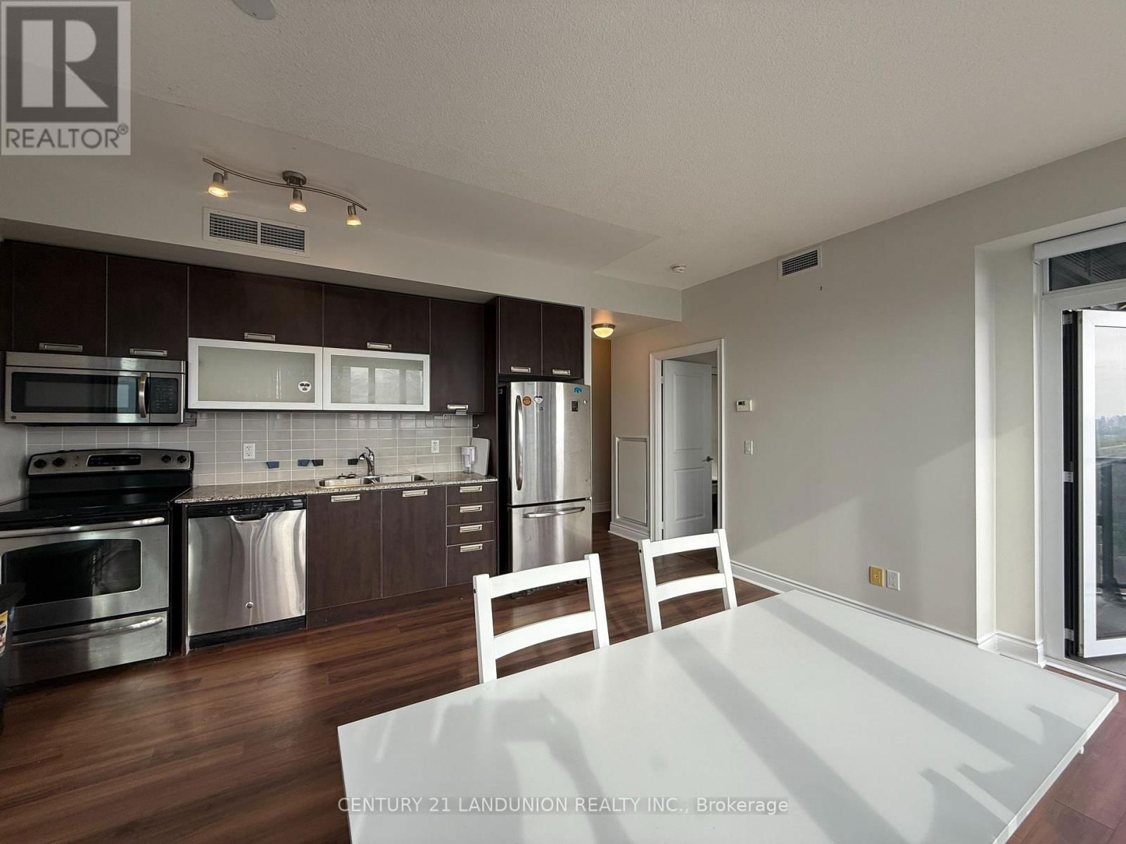2902 - 28 TED ROGERS WAY Image 11