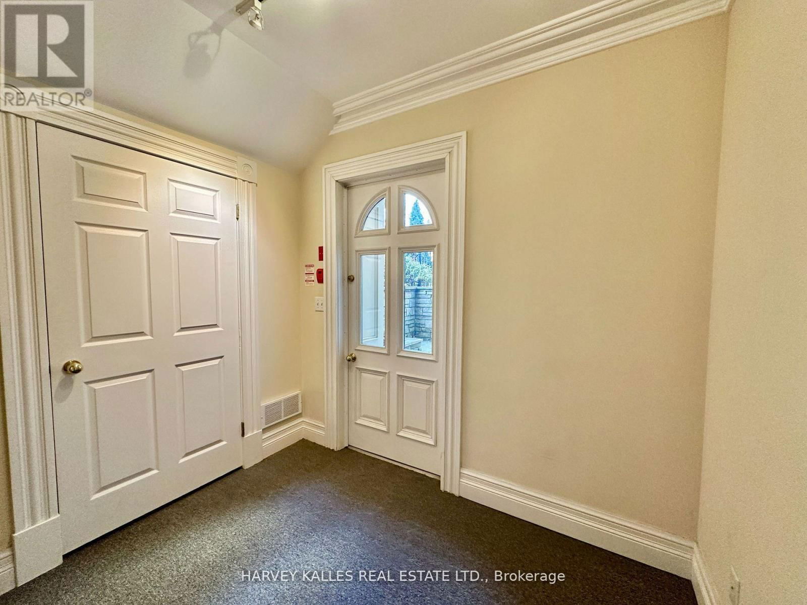 Lower - 211 CARLTON STREET Image 19